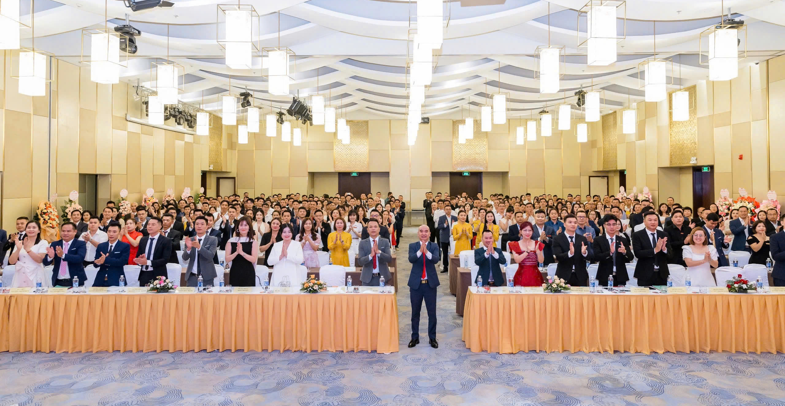 ảnh trang chủ Hoàng Gia group